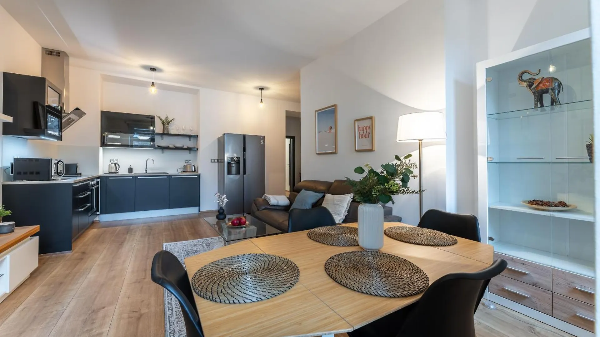 プラハPeaceful & Cozy Living In Vysehrad With A Balconyアパートメント チェコ