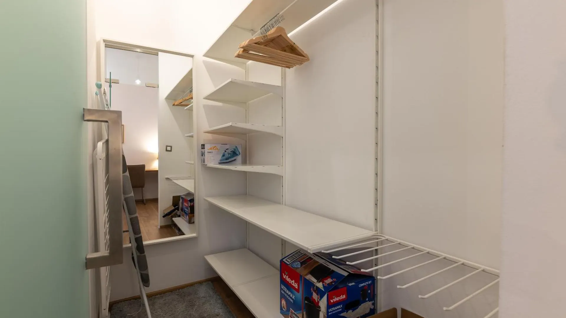 プラハPeaceful & Cozy Living In Vysehrad With A Balconyアパートメント アパート プラハ