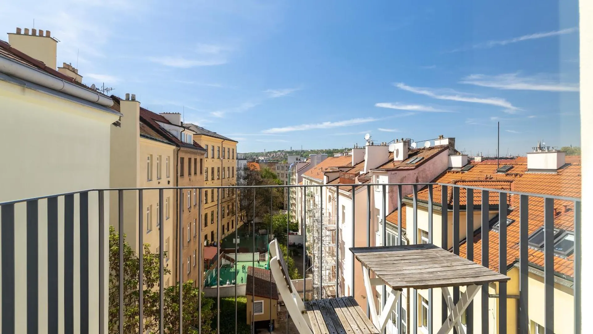プラハPeaceful & Cozy Living In Vysehrad With A Balconyアパートメント チェコ