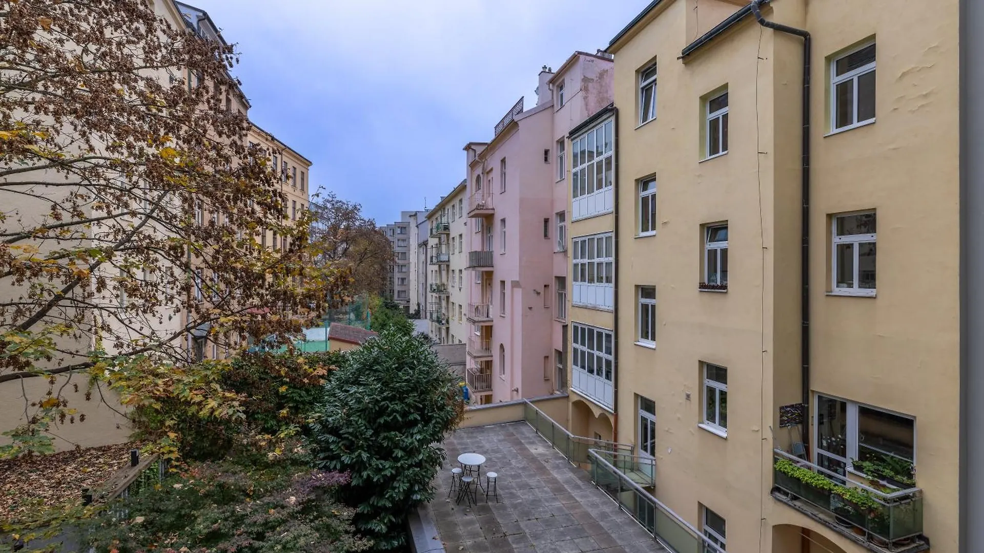 Peaceful & Cozy Living In Vysehrad With A Balcony Apartamento Praga