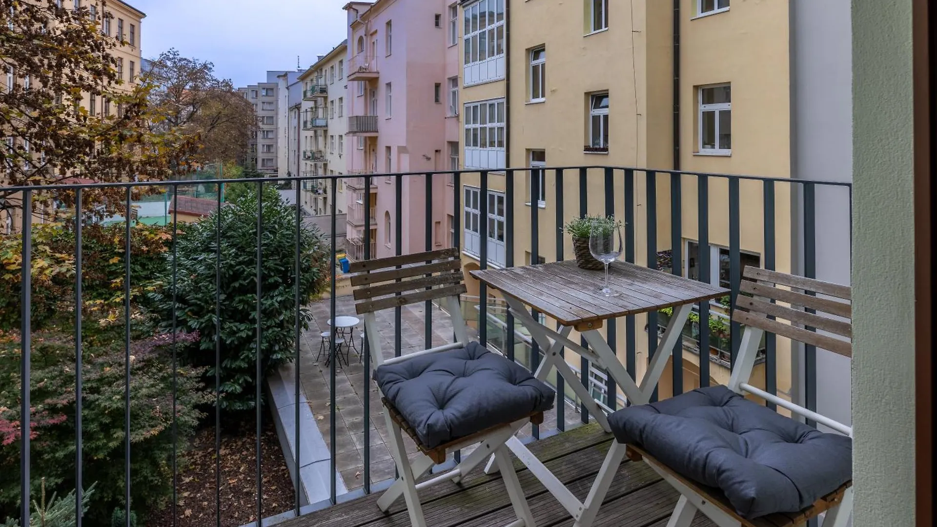Peaceful & Cozy Living In Vysehrad With A Balcony Apartamento Praga 0*,  República Checa