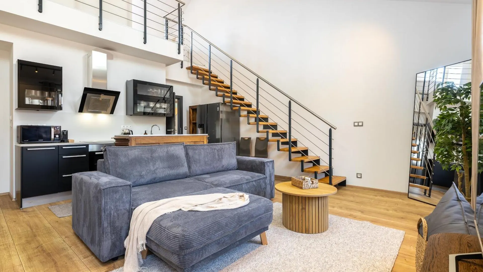 Peaceful & Cozy Living In Vysehrad With A Balcony Apartamento Praga