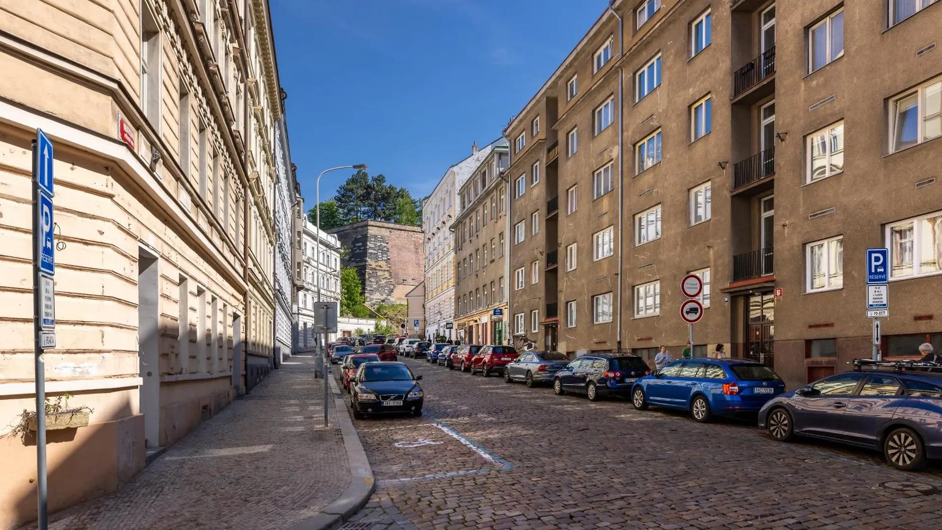 Peaceful & Cozy Living In Vysehrad With A Balcony Apartamento Praga