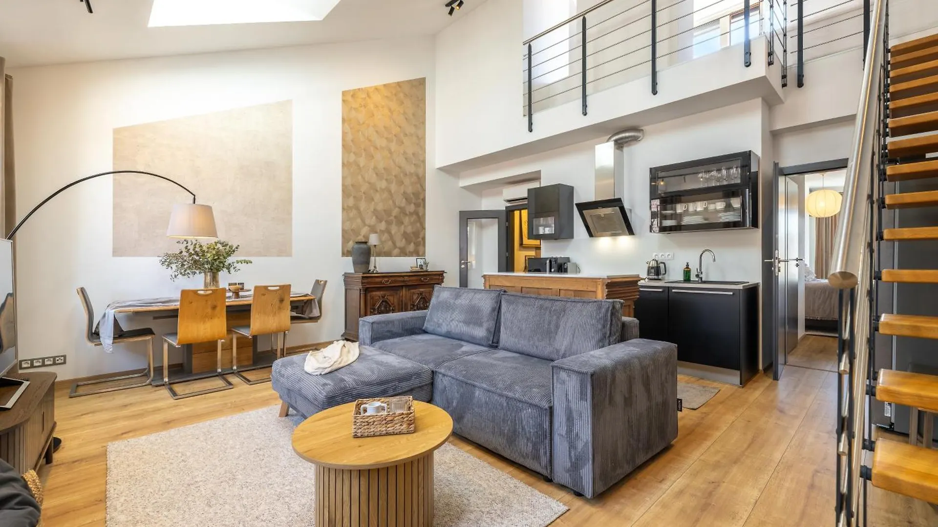 Peaceful & Cozy Living In Vysehrad With A Balcony Apartamento Praga