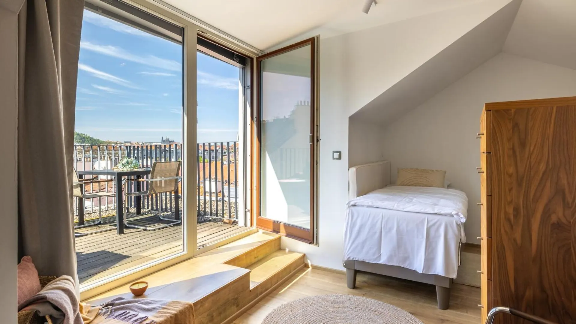 Peaceful & Cozy Living In Vysehrad With A Balcony Apartamento Praga
