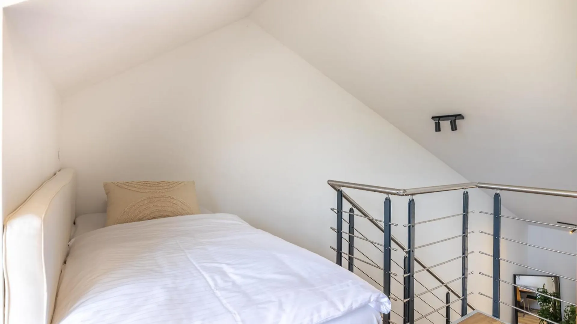 Peaceful & Cozy Living In Vysehrad With A Balcony Apartamento Praga 0*,  República Checa