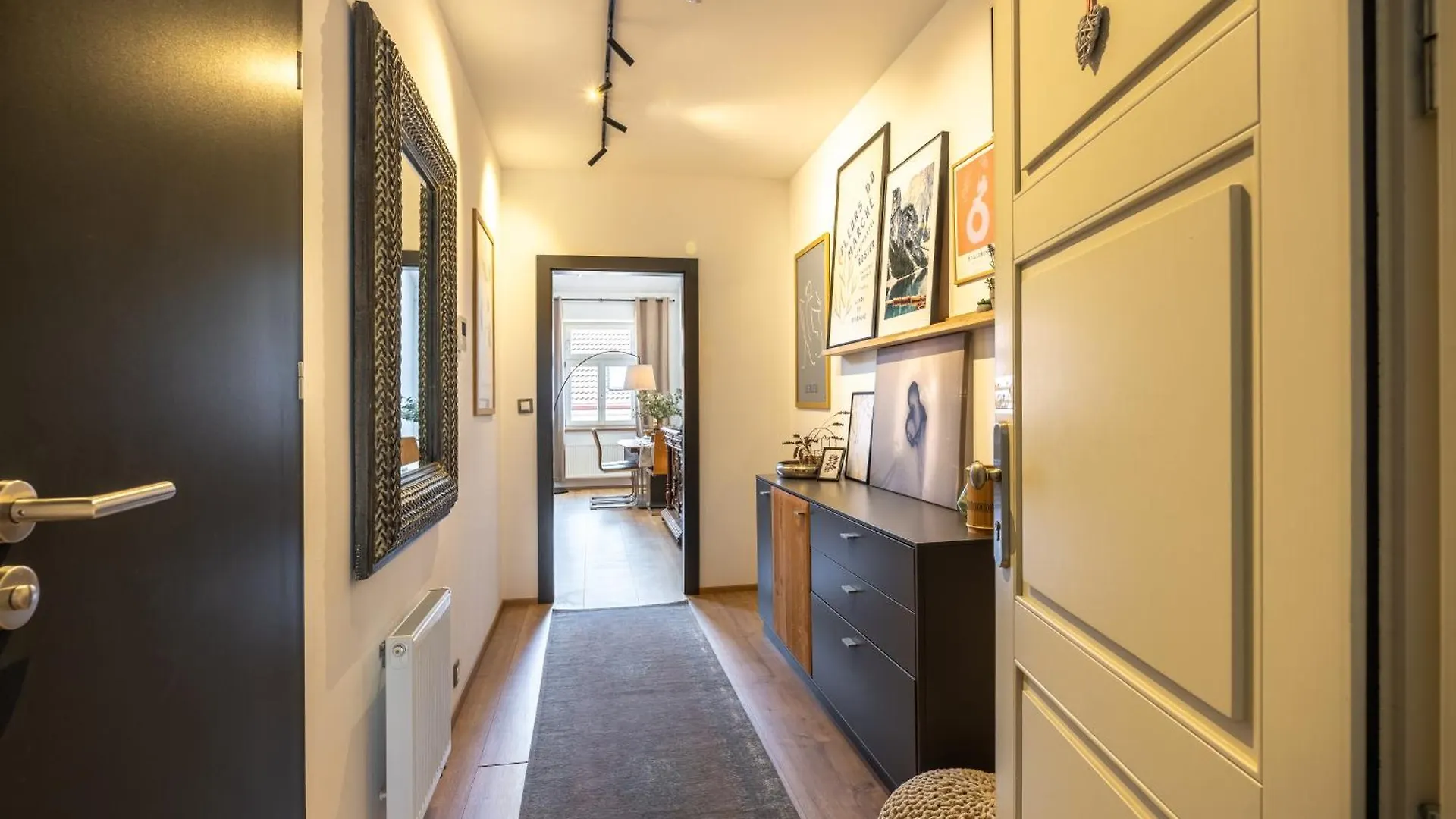 Peaceful & Cozy Living In Vysehrad With A Balcony Apartamento Praga